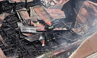 مهار آتش سوزی در سقف سه خانه ویلایی در خیابان جوان رشت