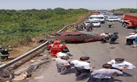 آتش‌نشانان، شاهد پایانی دردناک در جاده سراوان: راننده زن در میان آهن‌پاره‌ها جان باخت