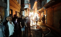 اعزام ۳۷ آتش نشان در پی آتش سوزی مغازه نجاری